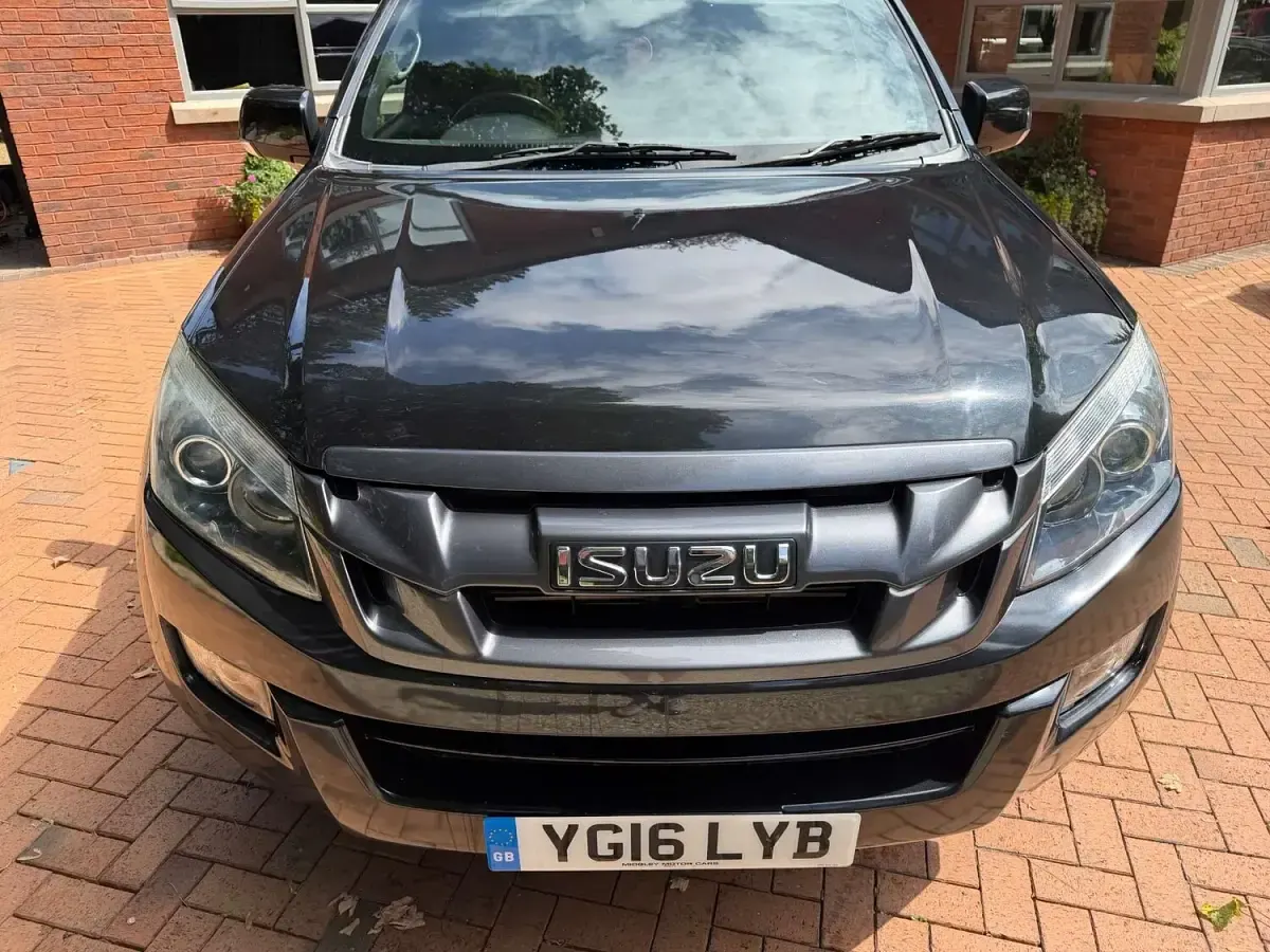 Used Isuzu D-Max 161 HP (118 kW) 2016 Black Pickup