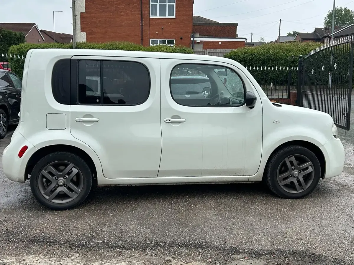 Used Nissan Cube 110 HP (80 kW) 2010 White Estate