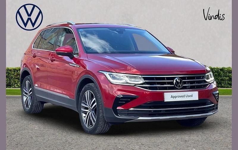 Red Used 2022 VW Tiguan Elegance SUV | £26,100 (Fair price) - Image 1/2