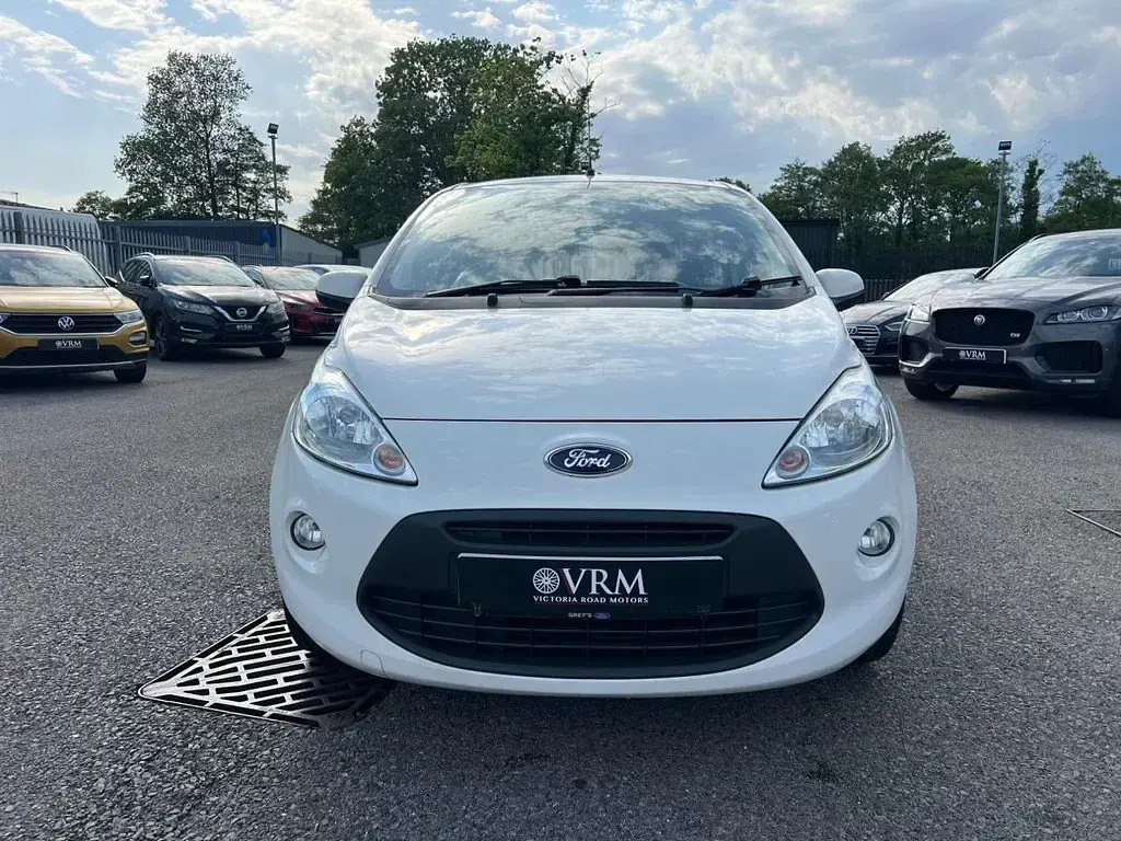 Used Ford Ka Zetec 69 HP (50 kW) 2016 White Hatchback