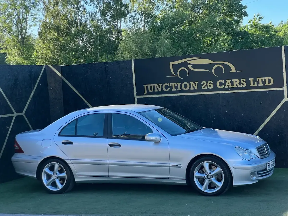 Used Mercedes C220 Classic 2005 Silver Sedan