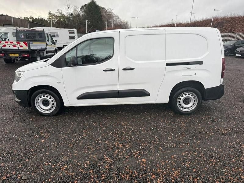 Gebraucht Vauxhall Combo 100 PS (73 kW) 2021 Weiß Van