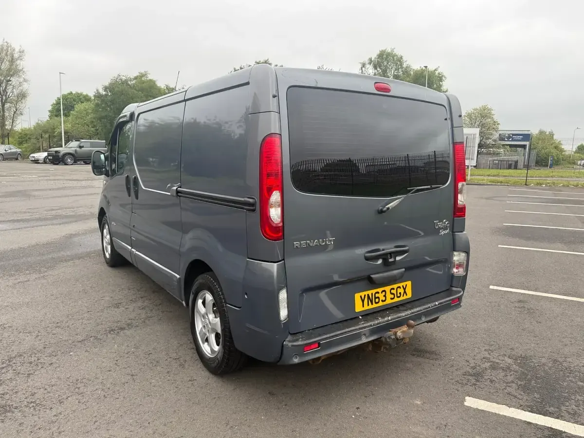 Used Renault Trafic 115 HP (84 kW) 2013 Grey MPV