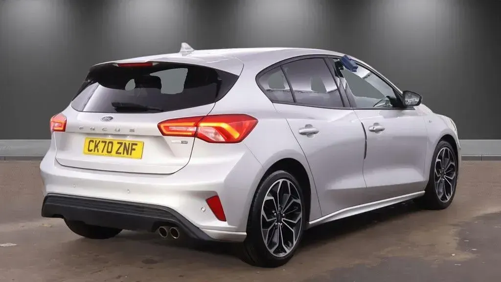 Used Ford Focus ST-Line X 125 HP (91 kW) 2020 Silver Hatchback