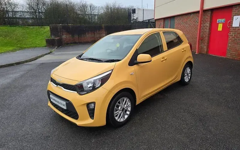 Used Kia Picanto 67 HP (49 kW) 2021 Yellow Hatchback