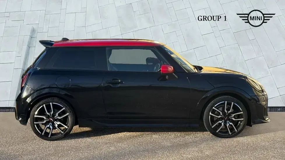 Used Mini Cooper Sport 156 HP (114 kW) 2024 Black Hatchback