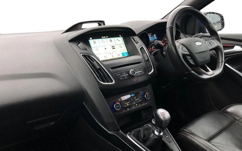 Używany Ford Focus Style 185 KM (136 kW) 2017 Niebieski Hatchback