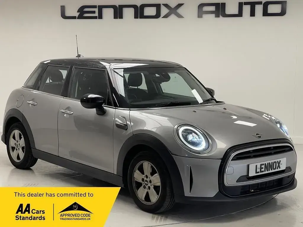 Begagnad Mini Cooper Comfort 2023 Silver Halvkombi