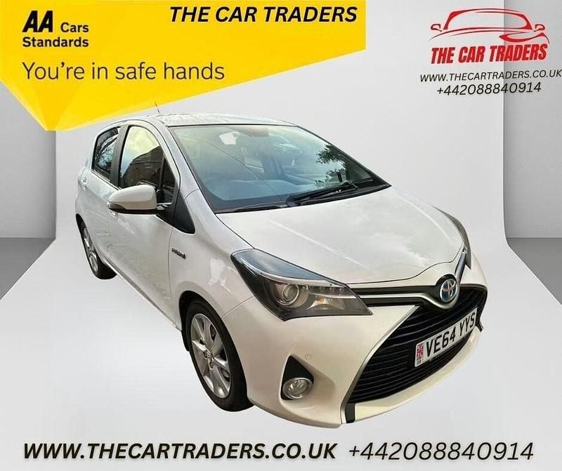 White Used 2015 Toyota Yaris Hybrid Hatchback | £8,988 (Fair price) - Image 1/4