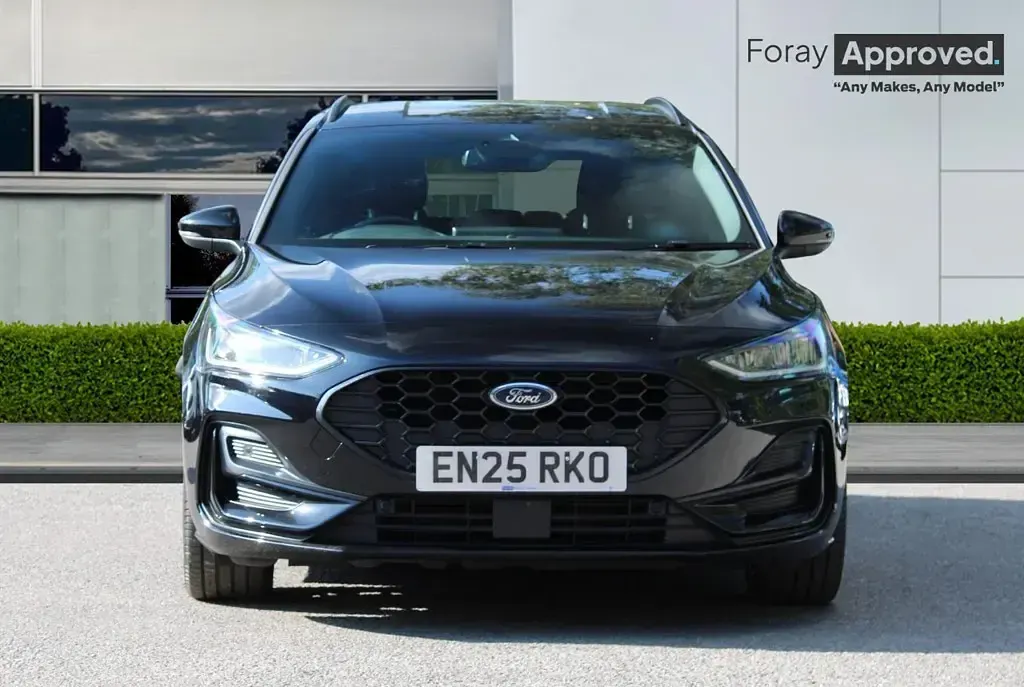 Used Ford Focus ST-Line X 2025 Agate black Estate
