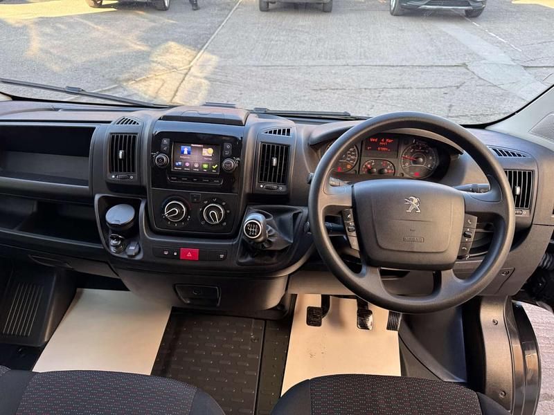 Used Peugeot Boxer 140 HP (102 kW) 2022 Grey Van