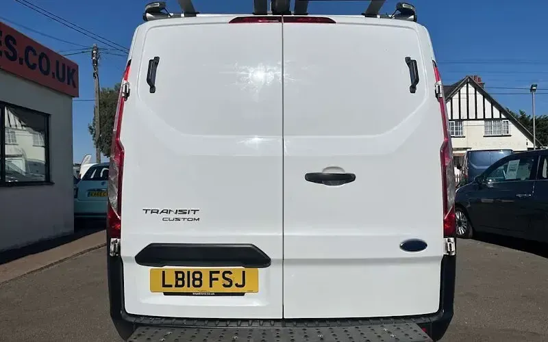 Used Ford Transit Custom 105 HP (77 kW) 2018 White Van
