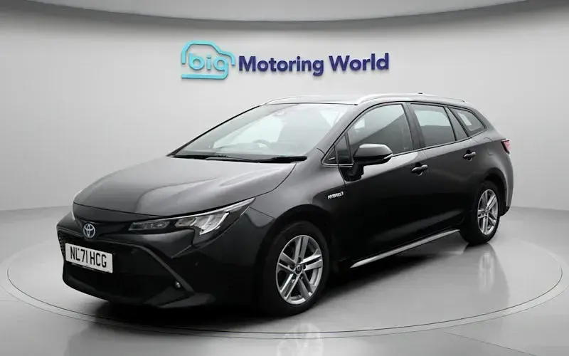 Second-hand Toyota Corolla 122 CP (89 kW) 2021 Break