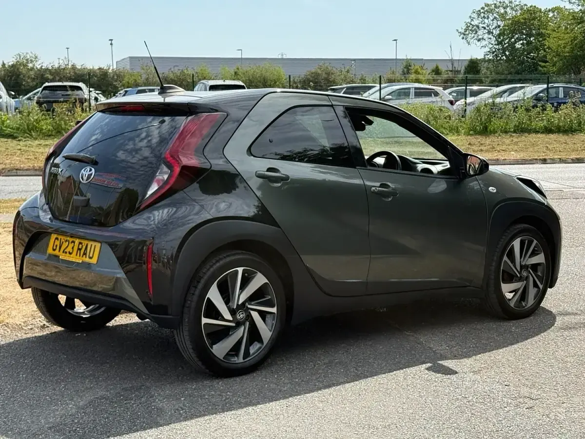 Used Toyota Aygo X 72 HP (52 kW) 2023 Green SUV