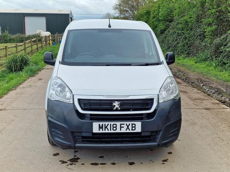 Second-hand Peugeot Partner 75 CP (55 kW) 2018 Alb