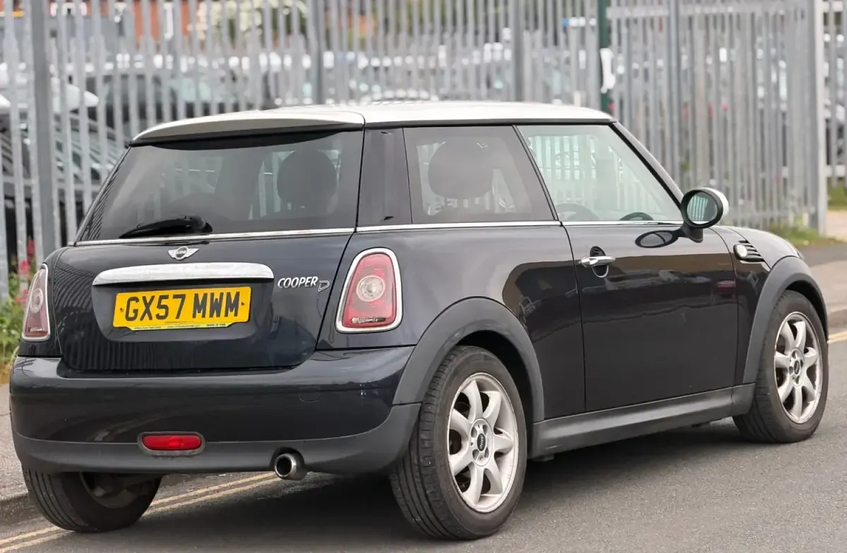 Usado Mini Cooper D Hatch 110 HP (80 kW) 2008 Preto Citadino