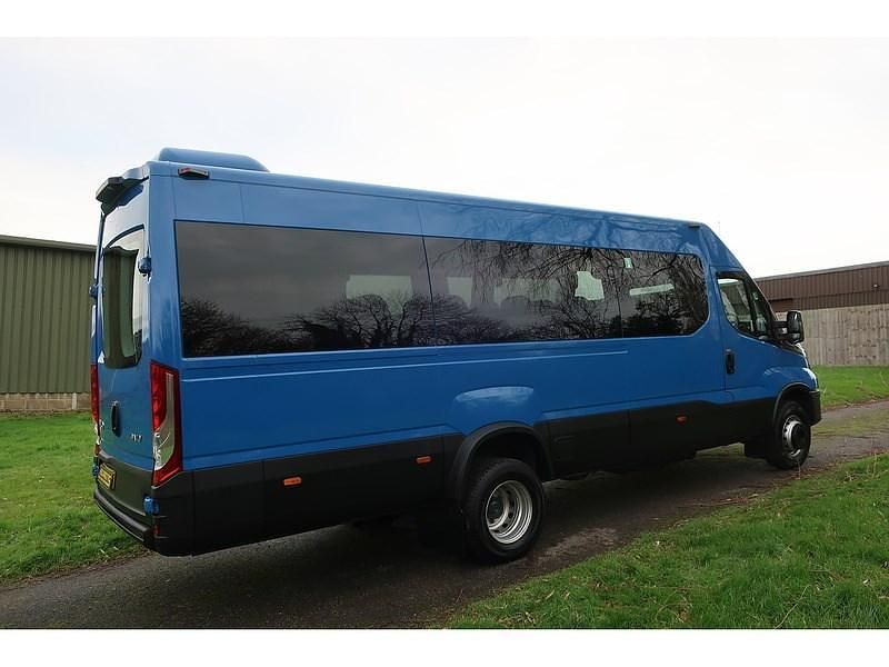 Used Iveco Daily 180 HP (132 kW) 2021 Blue