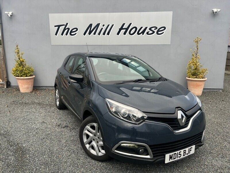 Blue Used 2015 Renault Captur Dynamique SUV | £3,999 (Good price) - Image 1/4