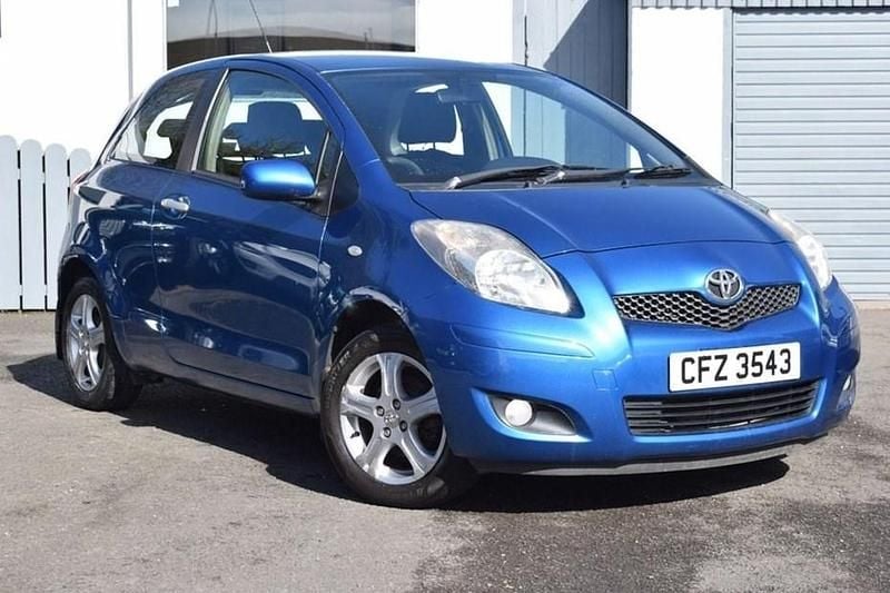 Used Toyota Yaris 69 HP (50 kW) 2010 Blue Hatchback