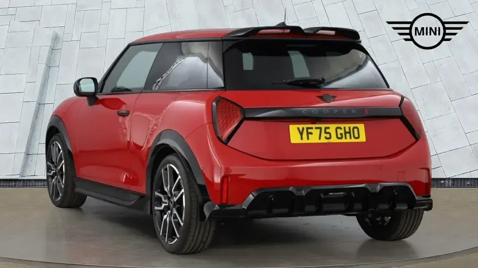 Used Mini Cooper S Hatch 201 HP (147 kW) 2025 Red Hatchback