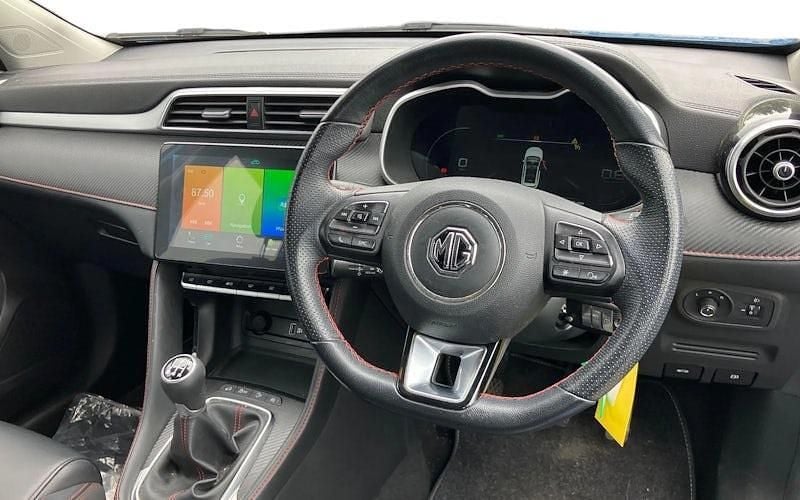 Usado MG ZS Exclusive 106 HP (77 kW) 2024 SUV