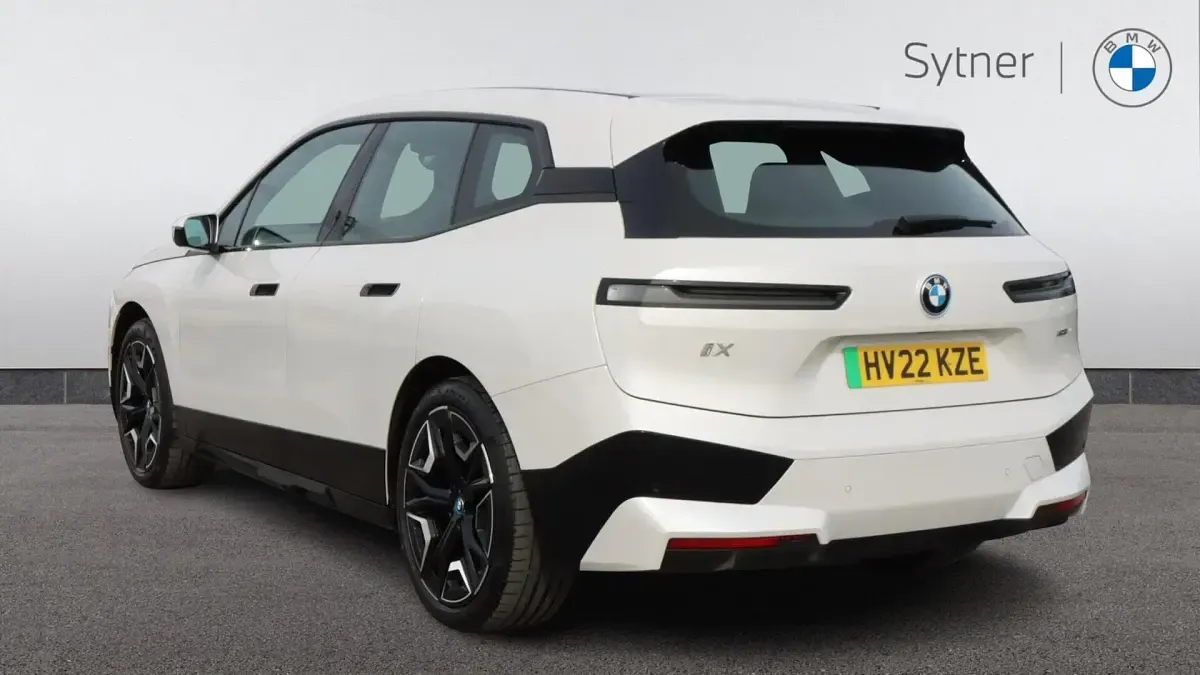 Usado BMW iX M Sport 236 kW (322 HP) 2022 Branco SUV