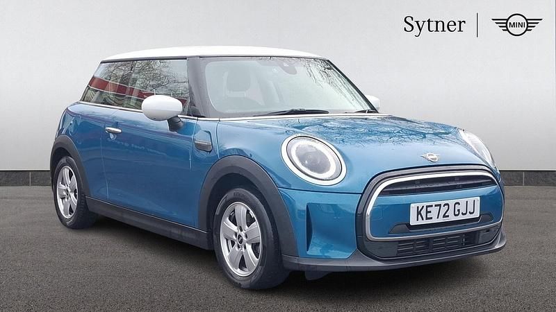 Used Mini Cooper Classic 134 HP (98 kW) 2023 Blue Hatchback