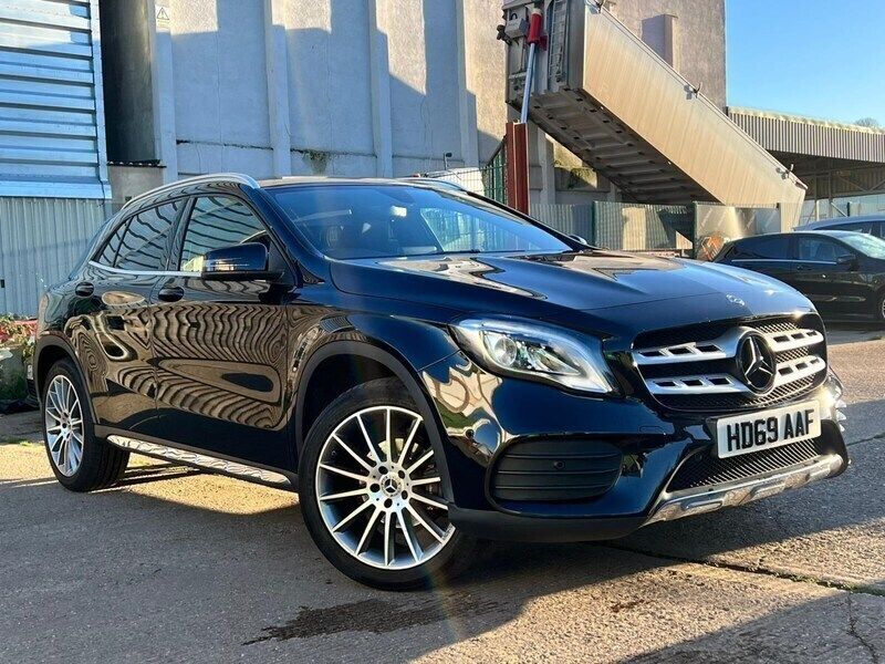 Black Used 2020 Mercedes GLA180 AMG line SUV | £18,800 (Fair price) - Image 1/4