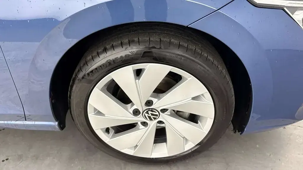 Second-hand VW Golf VIII Style 150 CP (110 kW) 2025 Albastru Hatchback