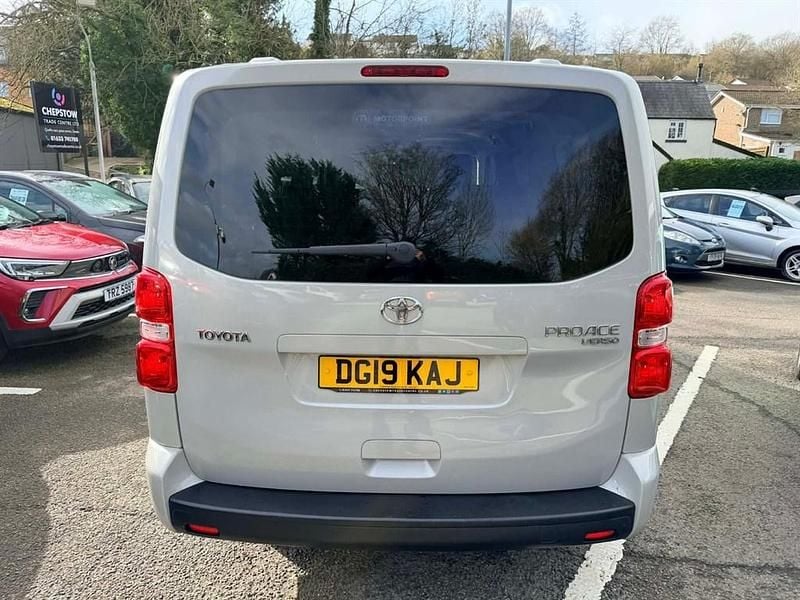 Used Toyota Verso 150 HP (110 kW) 2019 Silver MPV