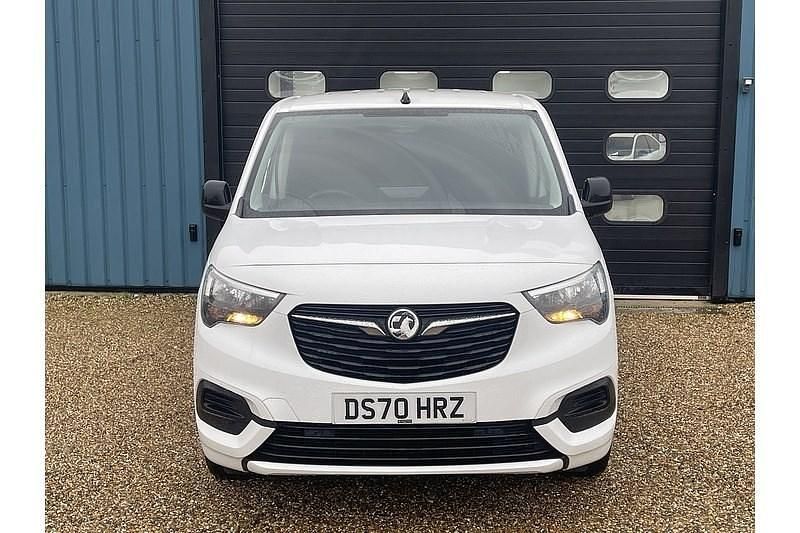 Used Vauxhall Combo Sportive 100 HP (73 kW) 2020 White Van