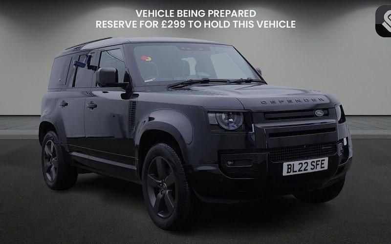 Used 2025 Land Rover Defender HSE Dynamic SUV | £57,250 (Super price) - Image 1/4