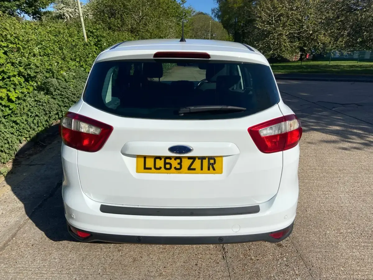 Używany Ford C-MAX Zetec 2014 Biały Minivan