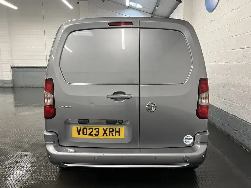 Used Vauxhall Combo S 100 HP (73 kW) 2023 Grey MPV