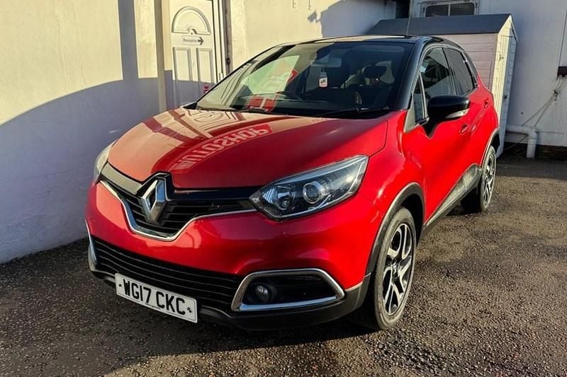 Red/black Used 2017 Renault Captur Dynamique SUV | £5,295 (Good price) - Image 1/1