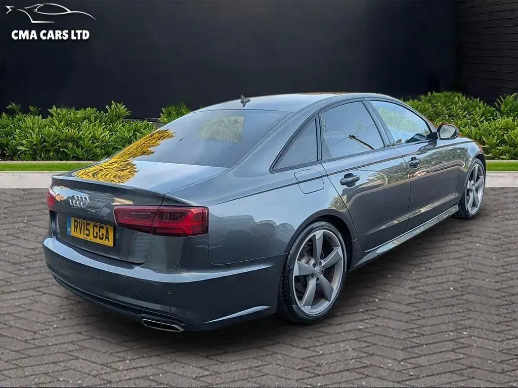 Usado Audi A6 Black Edition 190 HP (139 kW) 2015 Cinzento Sedan