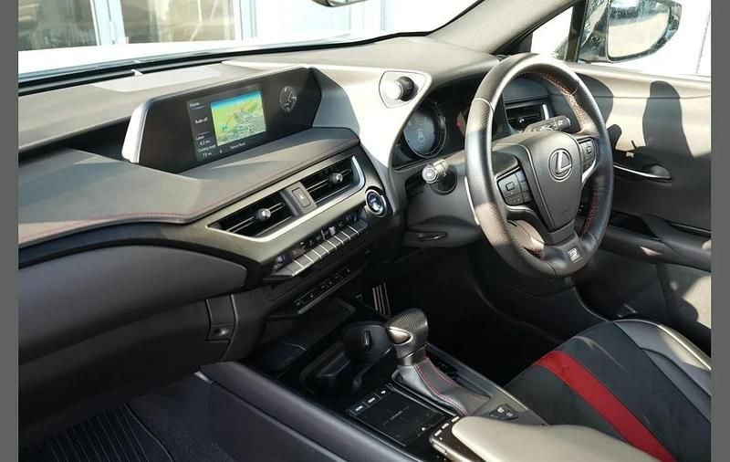 Used Lexus UX 250h Sport Line 180 HP (132 kW) 2021 White SUV