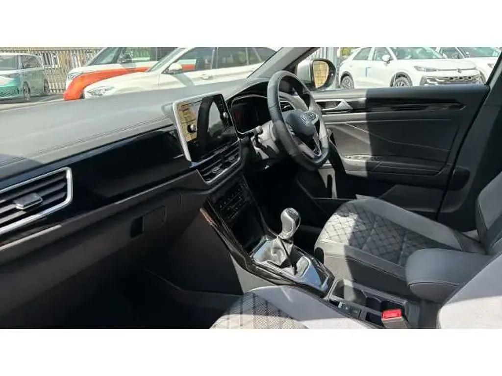 Used VW T-Roc R-line 150 HP (110 kW) 2025 SUV