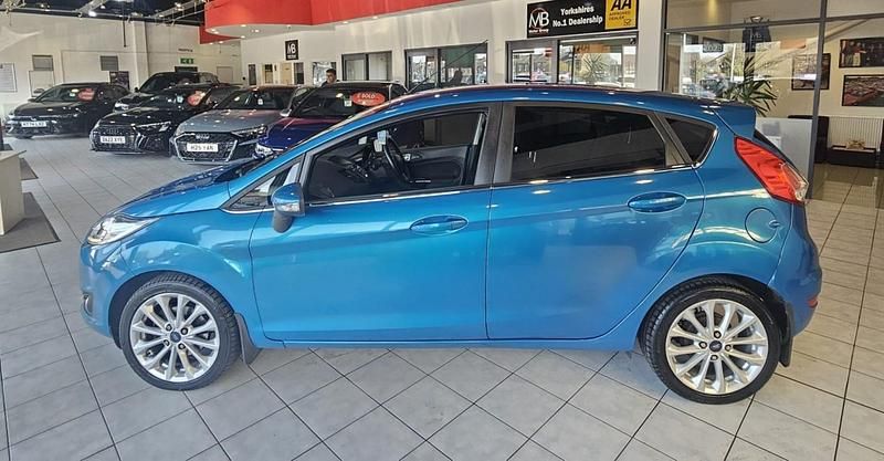 Used Ford Fiesta Zetec 75 HP (55 kW) 2013 Blue Hatchback