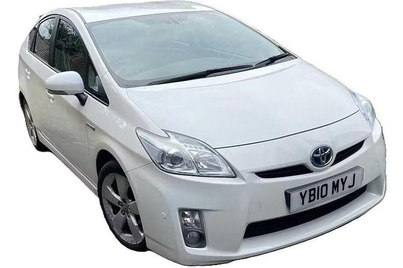 Used Toyota Prius 136 HP (100 kW) 2010 White Hatchback