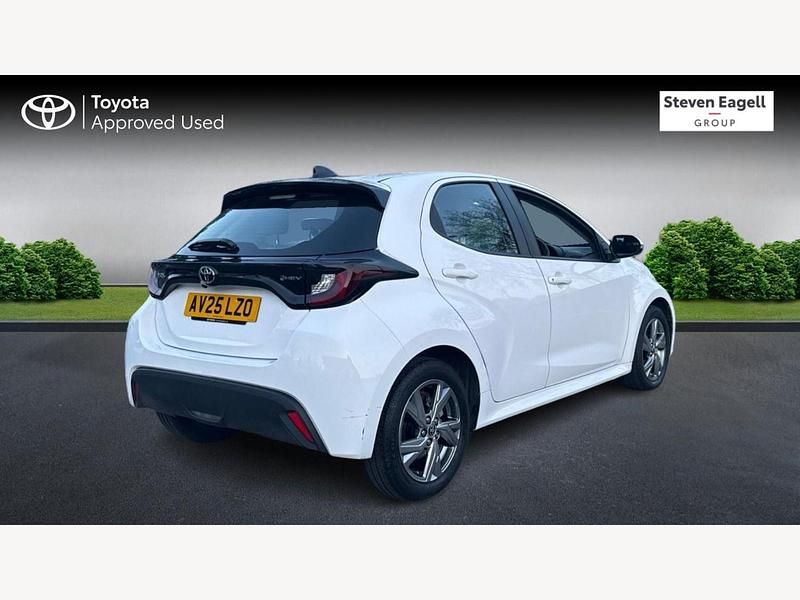 Used Toyota Yaris Hybrid 2025 White Hatchback