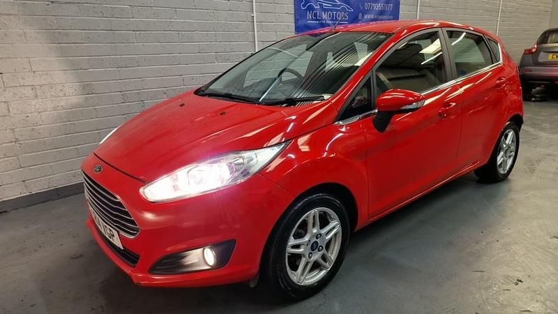 Used Ford Fiesta Zetec 2014 Red Hatchback