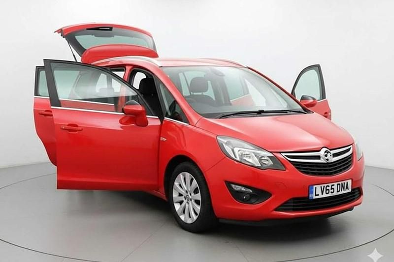 Used Vauxhall Zafira Tourer 140 HP (102 kW) 2015 Red MPV