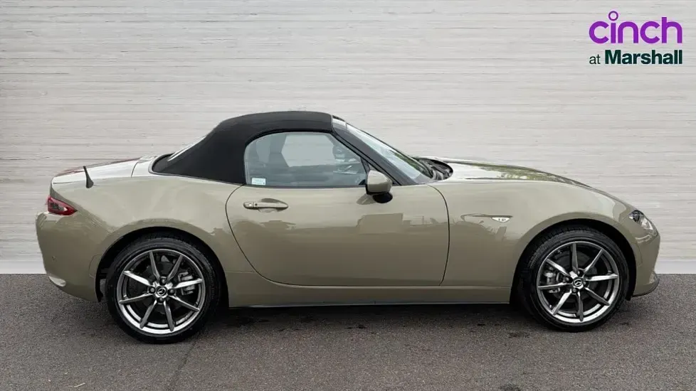 Begagnad Mazda MX5 Exclusive-Line 184 HK (135 kW) 2024 Brun Cab