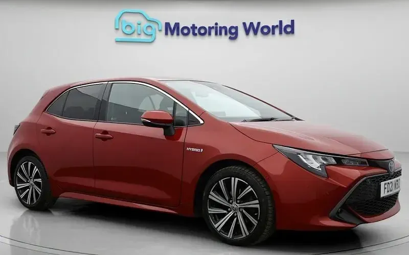 Used Toyota Corolla Design 122 HP (89 kW) 2021 Hatchback
