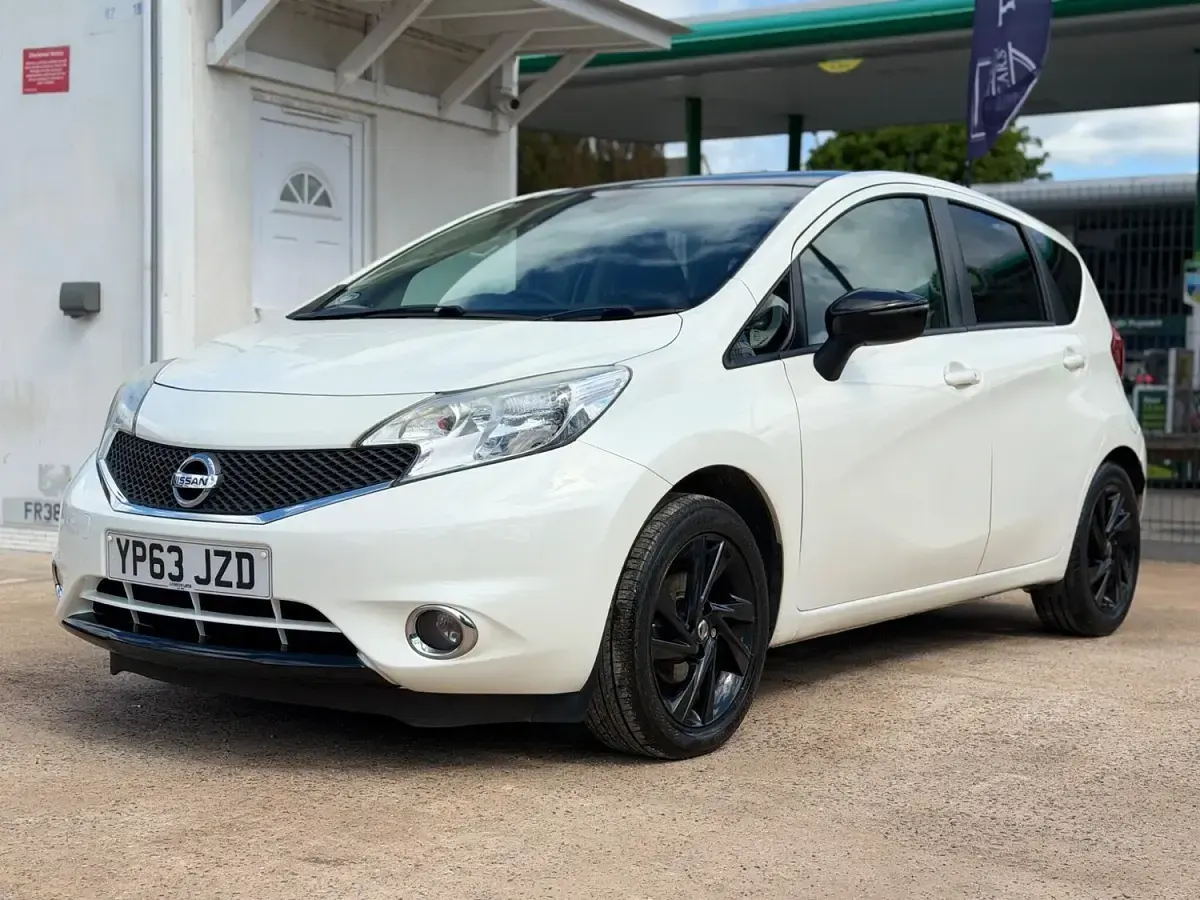 Used Nissan Note Acenta Premium 80 HP (58 kW) 2013 White Hatchback