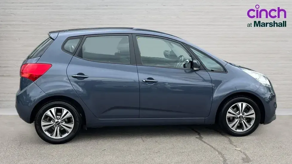 Used Kia Venga 89 HP (65 kW) 2017 Blue Hatchback