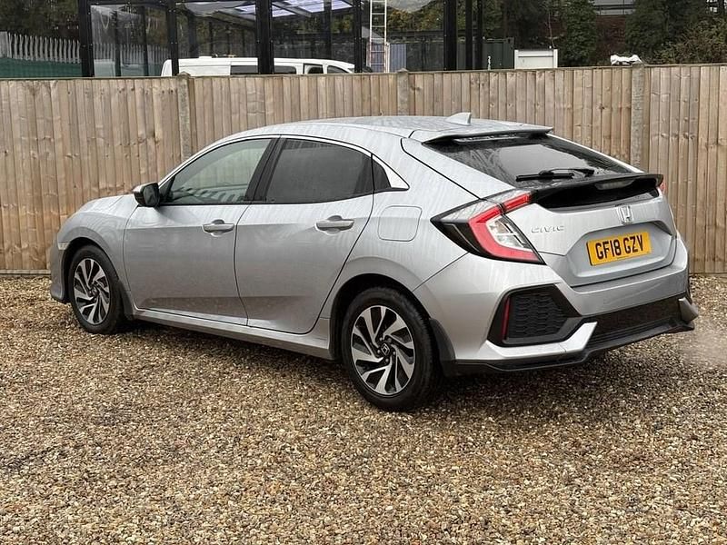 Used Honda Civic SE 129 HP (94 kW) 2018 Silver Hatchback