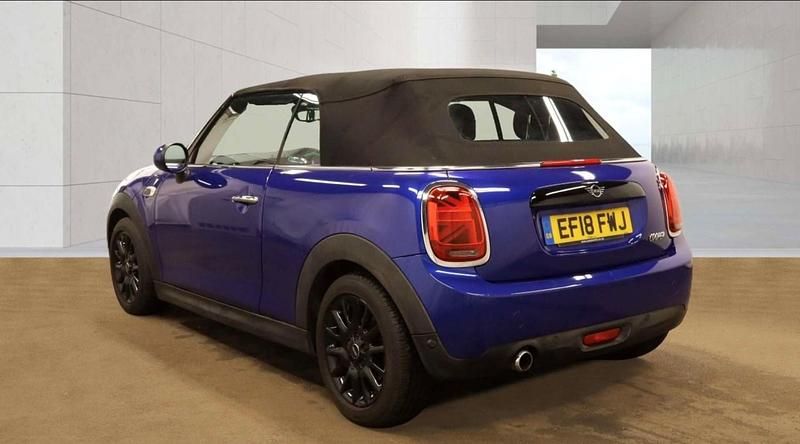 Begagnad Mini Cooper Cabriolet 2018 Blå Cab
