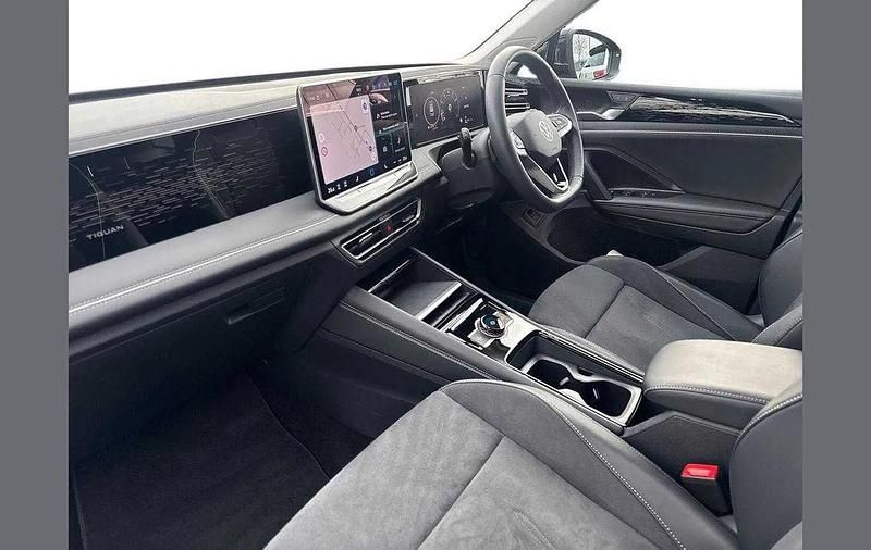 Used VW Tiguan Elegance 147 HP (108 kW) 2024 Black SUV